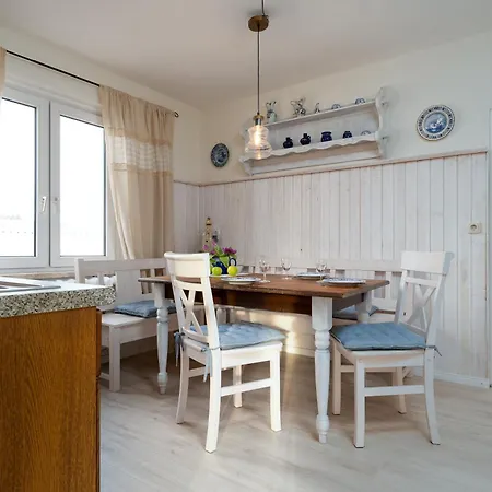 Vakantiehuis Fischerhaus 1, Ostsee 5 Min Zum Strand, 10 Pers. Kröslin