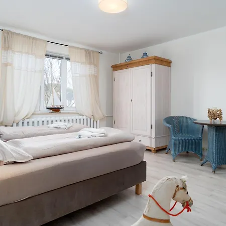 Fischerhaus 1, Ostsee 5 Min Zum Strand, 10 Pers. * Kroslin